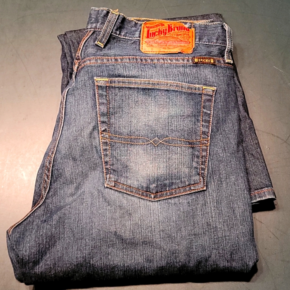 Lucky Brand by Gene Montesano classic fit Dungarees dark blue denim jeans. 34